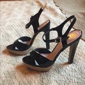 Vince Camuto ankle strap platform pumps 10M